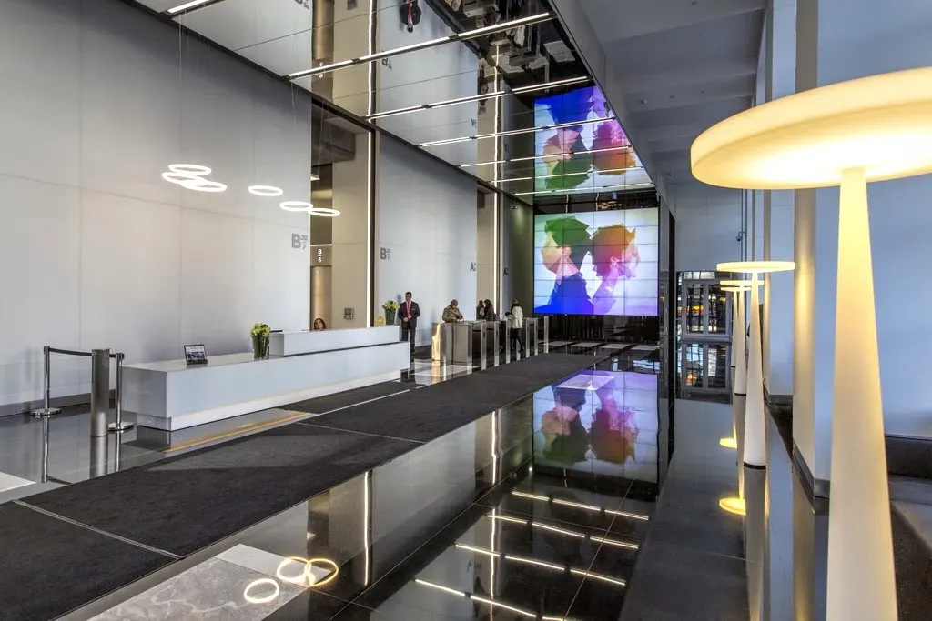 Wykończone biuro z meblami, Warszawa. 9