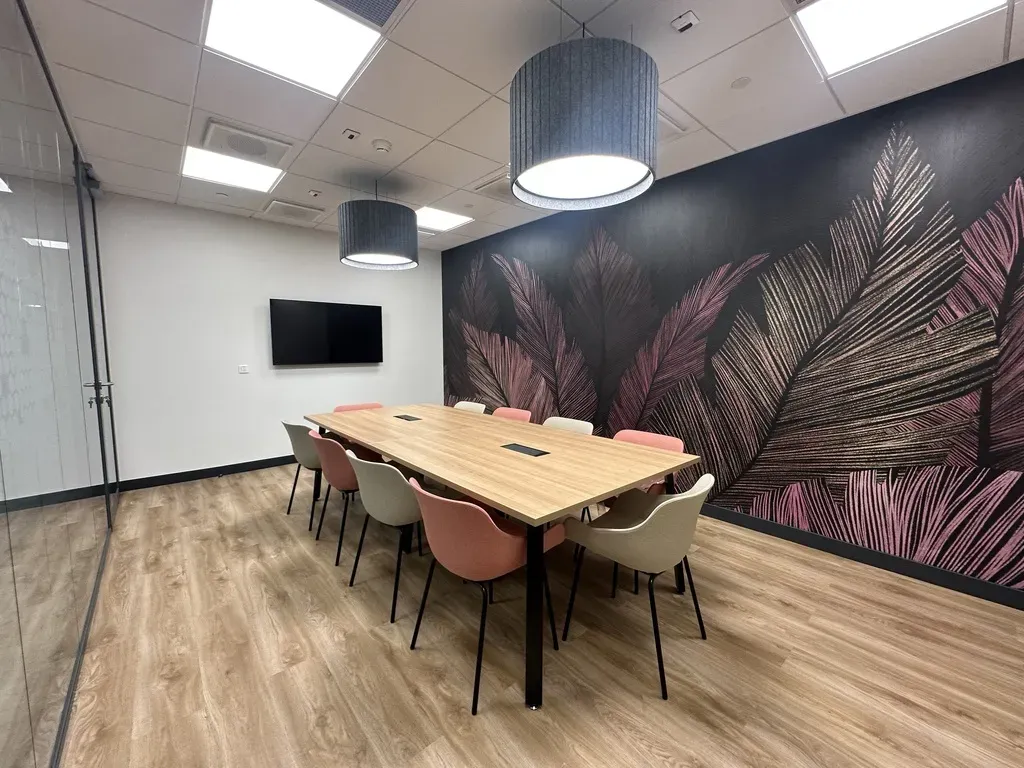 Wykończone biuro z meblami, Warszawa. 15