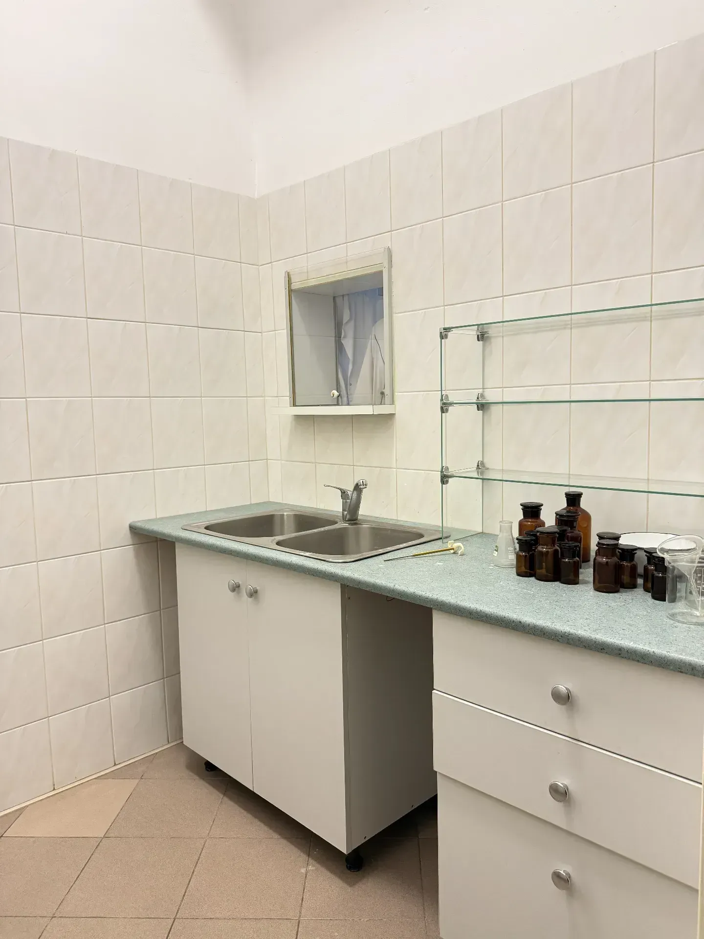 Na sprzedaż lokal w Rembertkach, Warszawa. 11