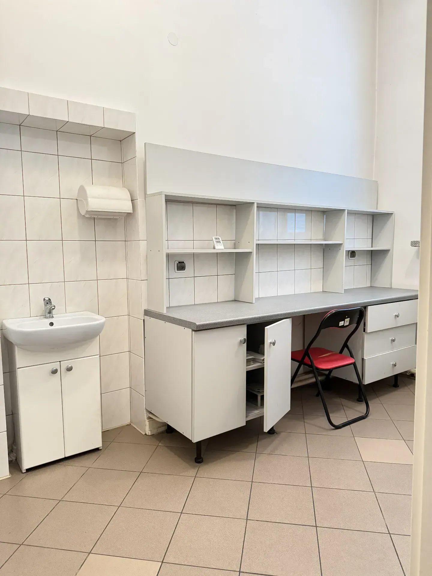 Na sprzedaż lokal w Rembertkach, Warszawa. 13