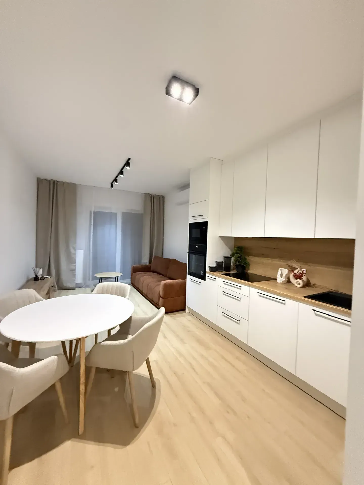 Na wynajem mieszkanie w Modern Mokotów. 3