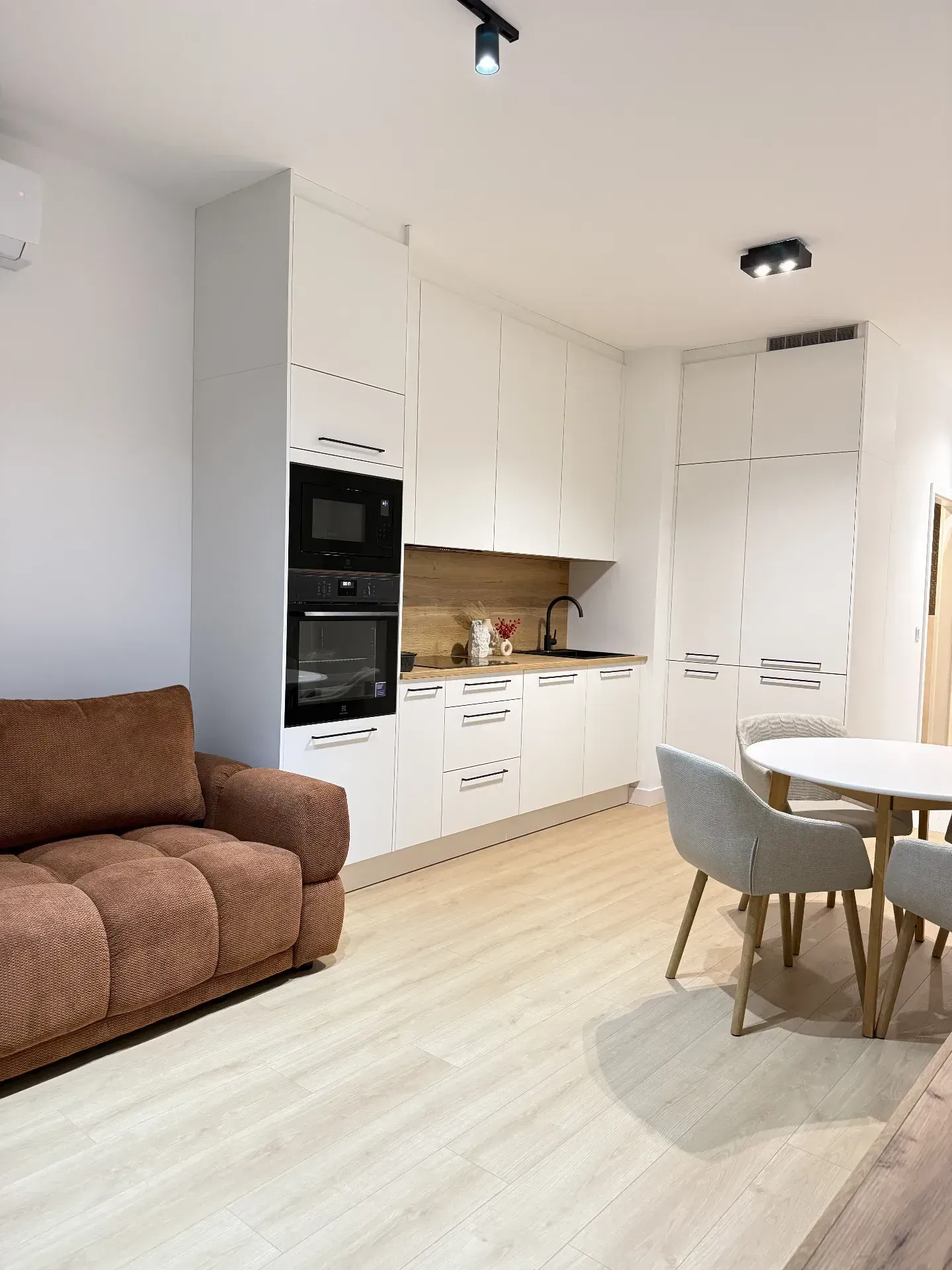 Na wynajem mieszkanie w Modern Mokotów. 4